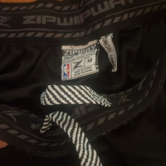 Bundle of 3 Pairs of Men’s Brooklyn Nets Shorts - Picture 4 of 6